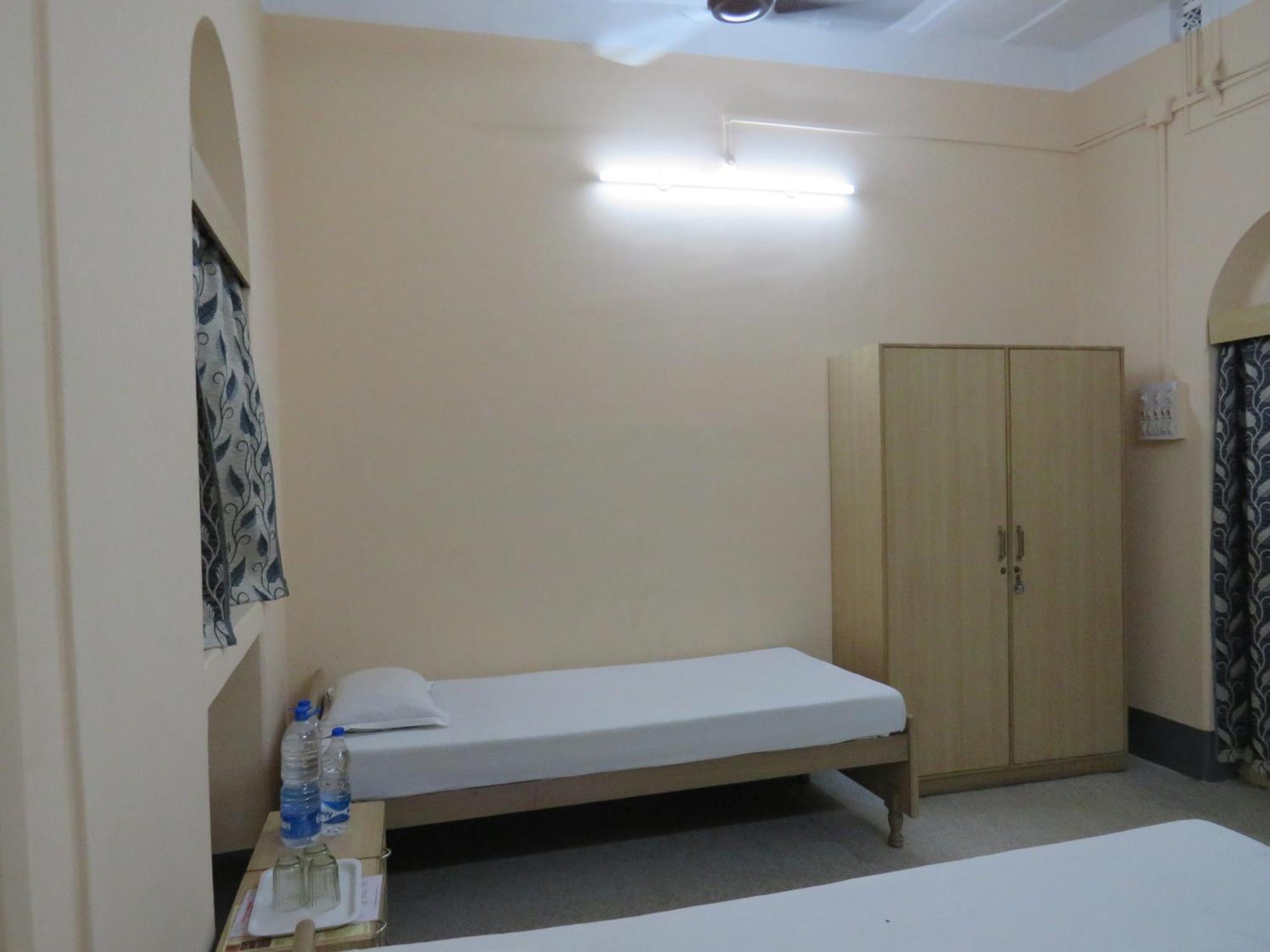 Shaw Guest House Калькутта Экстерьер фото