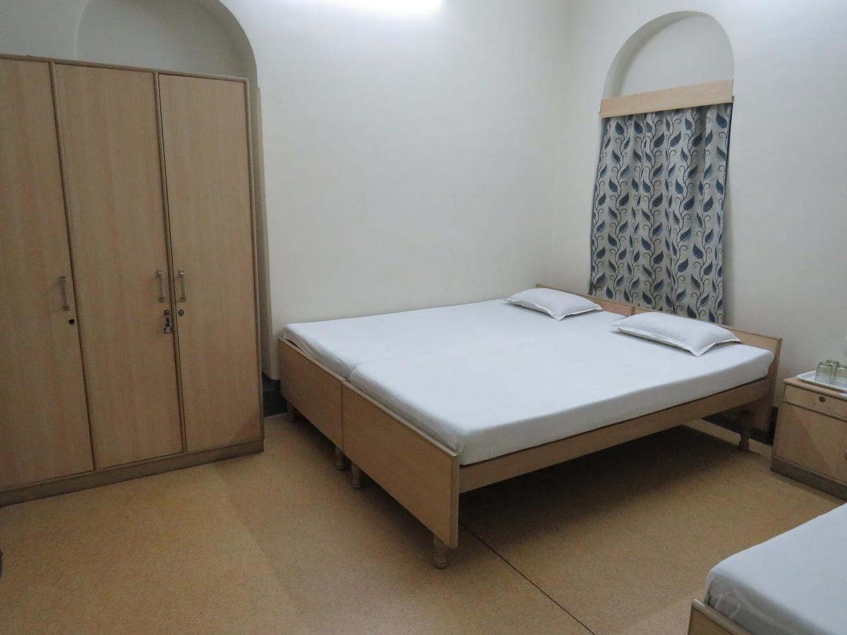 Shaw Guest House Калькутта Экстерьер фото
